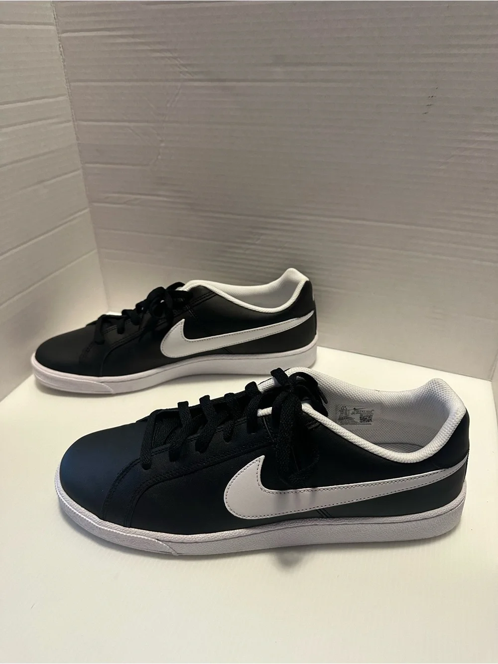 Nike Court Royale 2 Black White Mens Athletic Skate Shoes Low Size 11.5